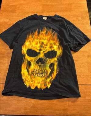 Vintage Flaming Skull Graphic T-Shirt Black L